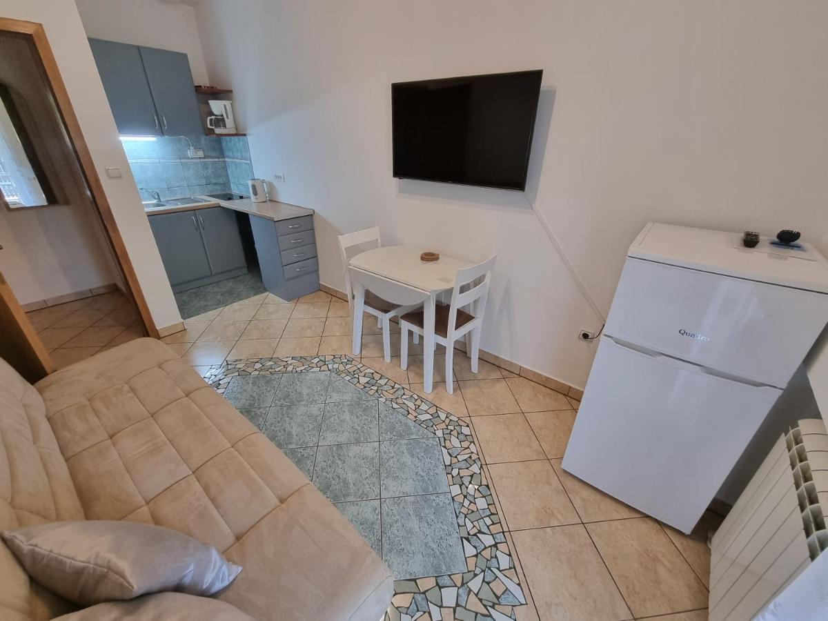 Appartamento Apartman 2 Ližnjan Esterno foto