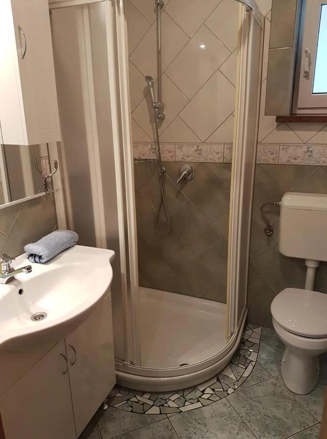 Appartamento Apartman 2 Ližnjan Esterno foto