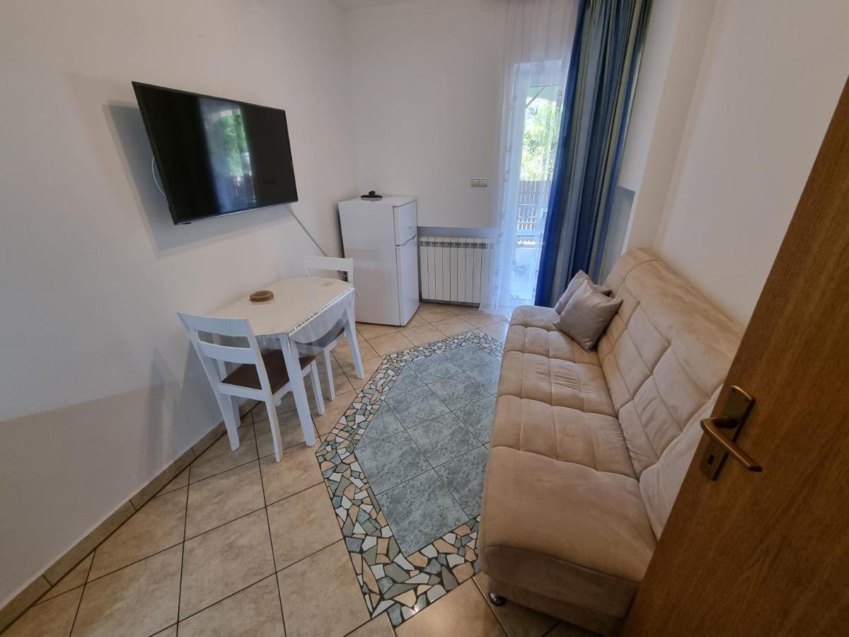 Appartamento Apartman 2 Ližnjan Esterno foto
