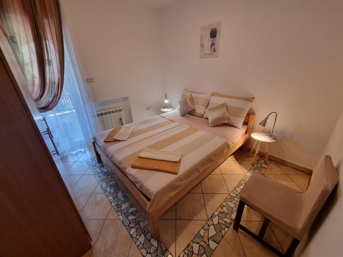 Appartamento Apartman 2 Ližnjan Esterno foto